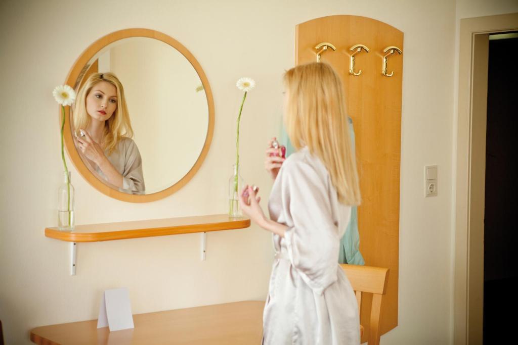 ホテル レストラン フロリアニホフ マッテルスブルク エクステリア 写真